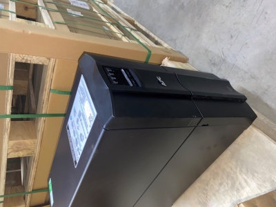 APC Smart-UPS 2200VA LCD 230V SmartConnect