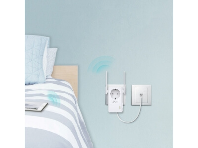 TP-Link 300 Мбит/с Усилитель беспроводного сигнала серии N со встроенной розеткой (TL-WA860RE(EU))